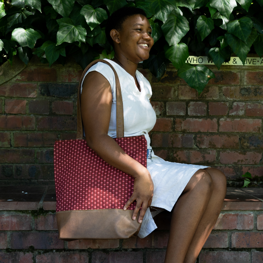 Unisex Shwe Leather Look Tote