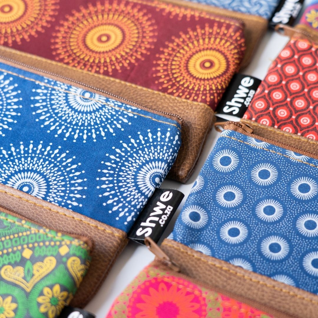 Unisex Shwe Leather Look Clutch