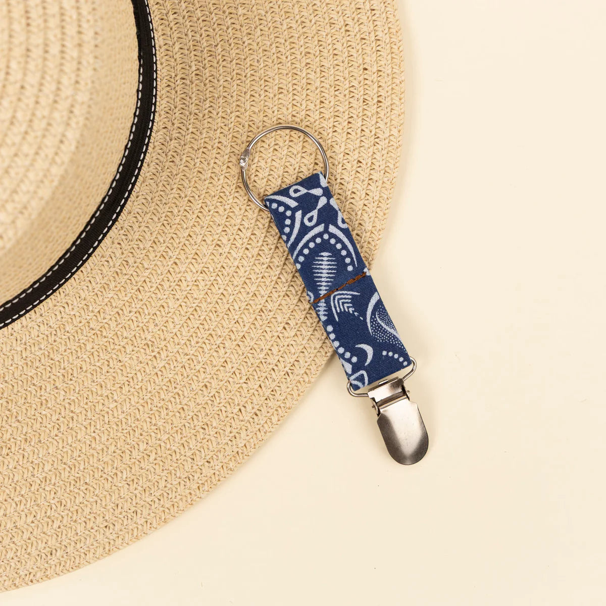 Unisex Shwe Hat Clip