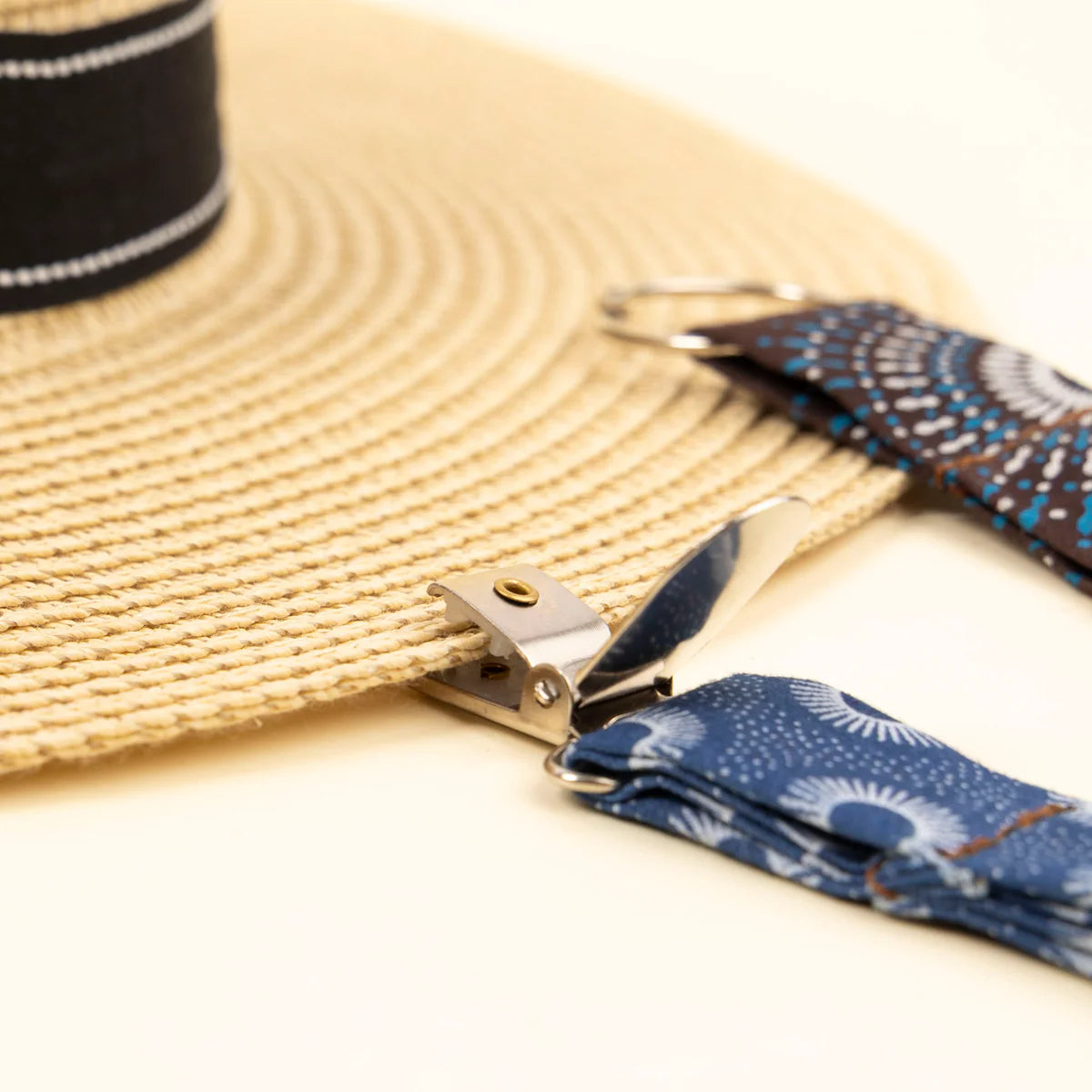 Unisex Shwe Hat Clip