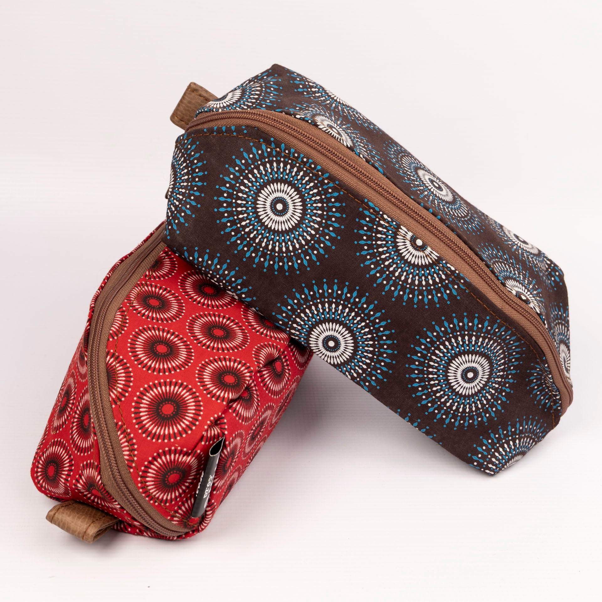 Unisex Shwe Zip Down Toiletry Bag