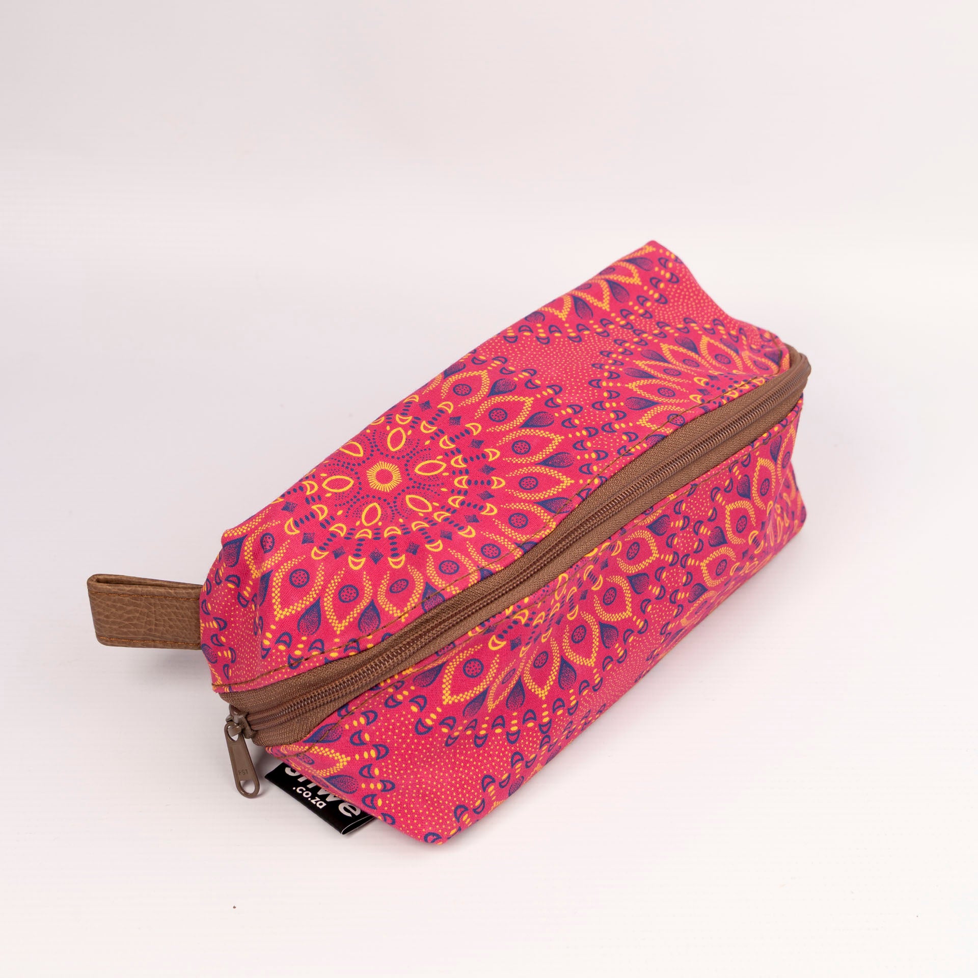 Unisex Shwe Zip Down Toiletry Bag