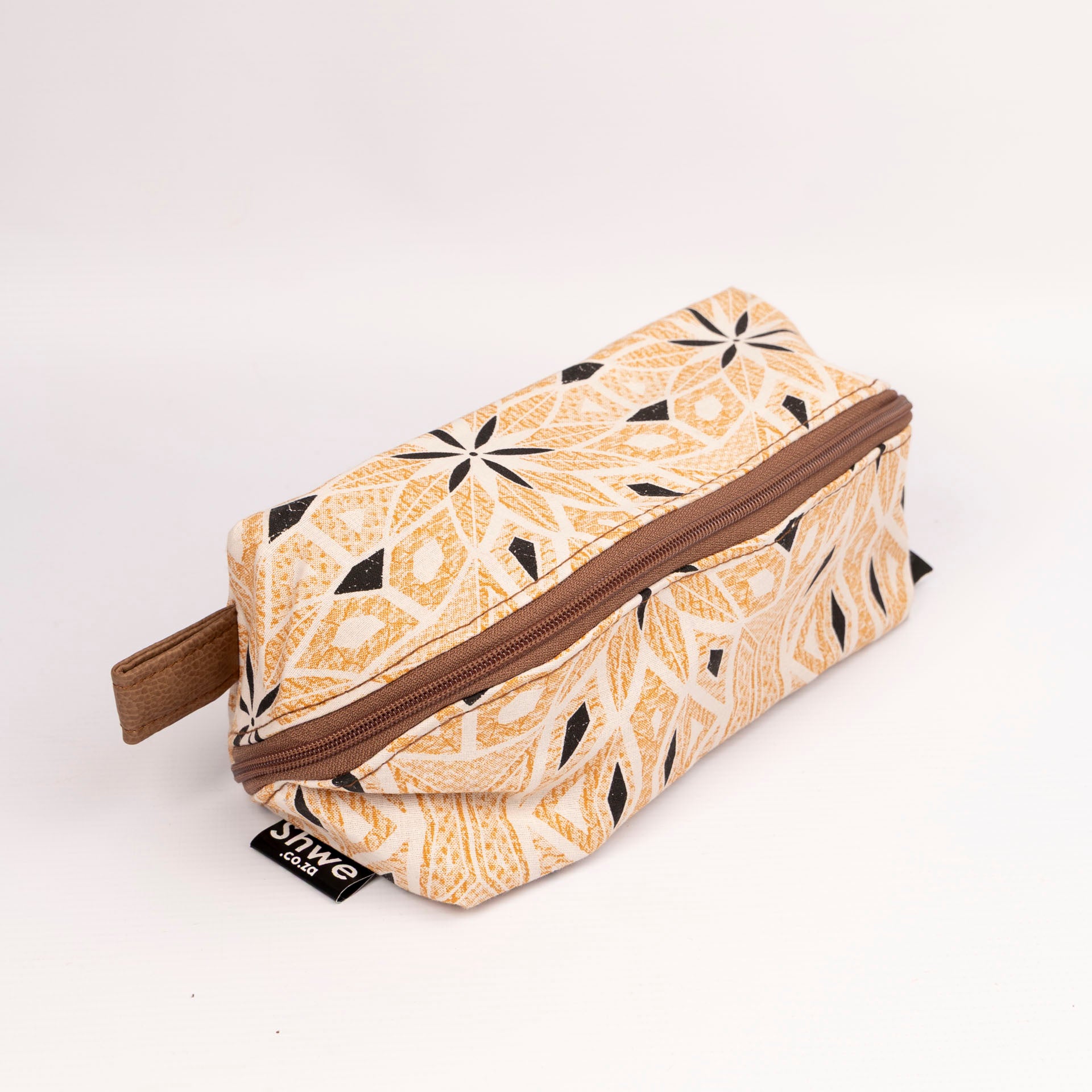 Unisex Shwe Zip Down Toiletry Bag