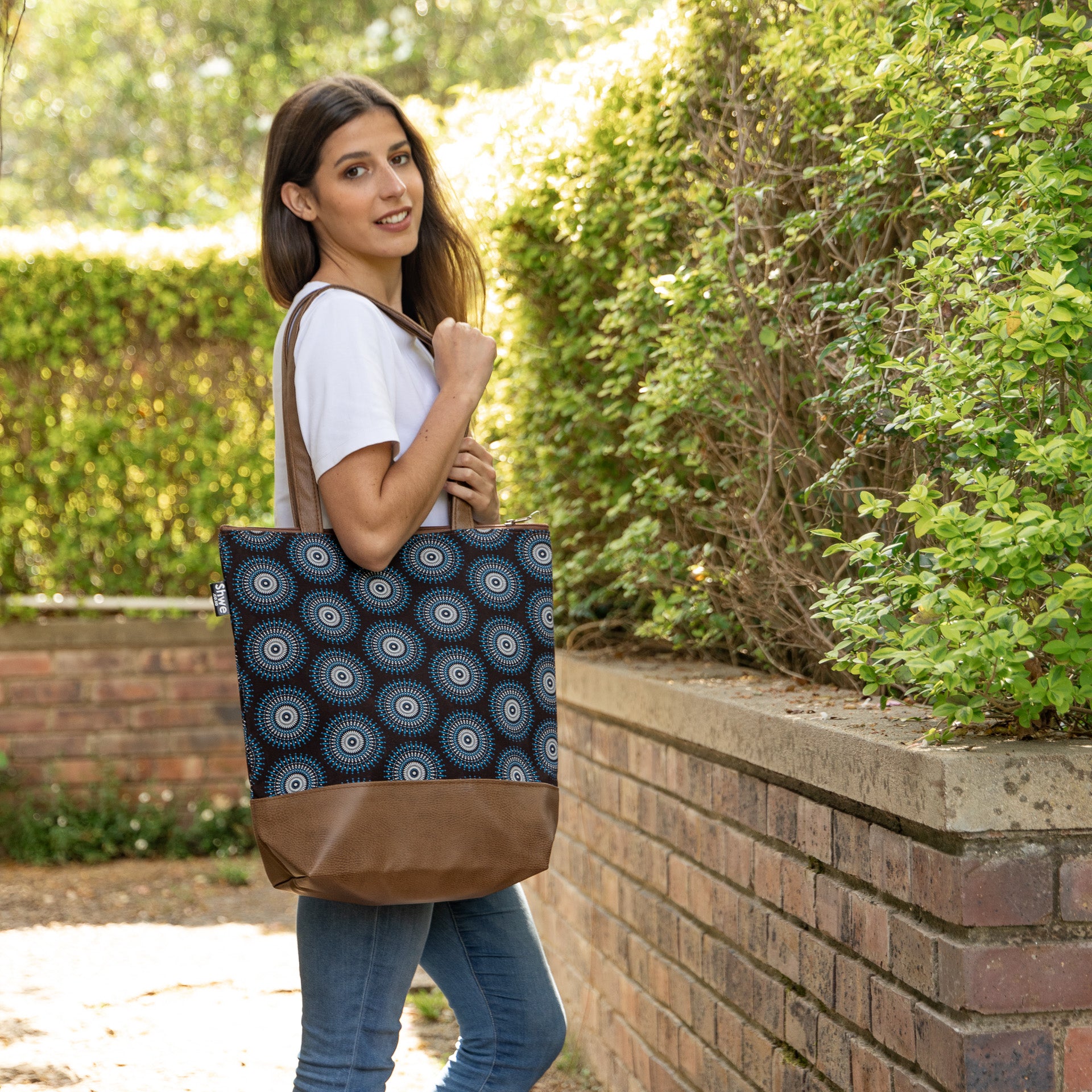 Unisex Shwe Leather Look Tote