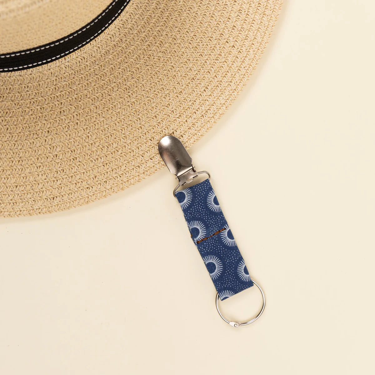 Unisex Shwe Hat Clip