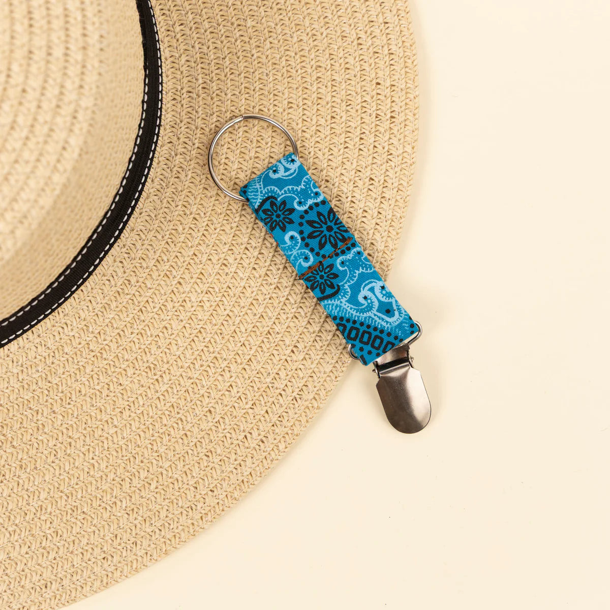 Unisex Shwe Hat Clip