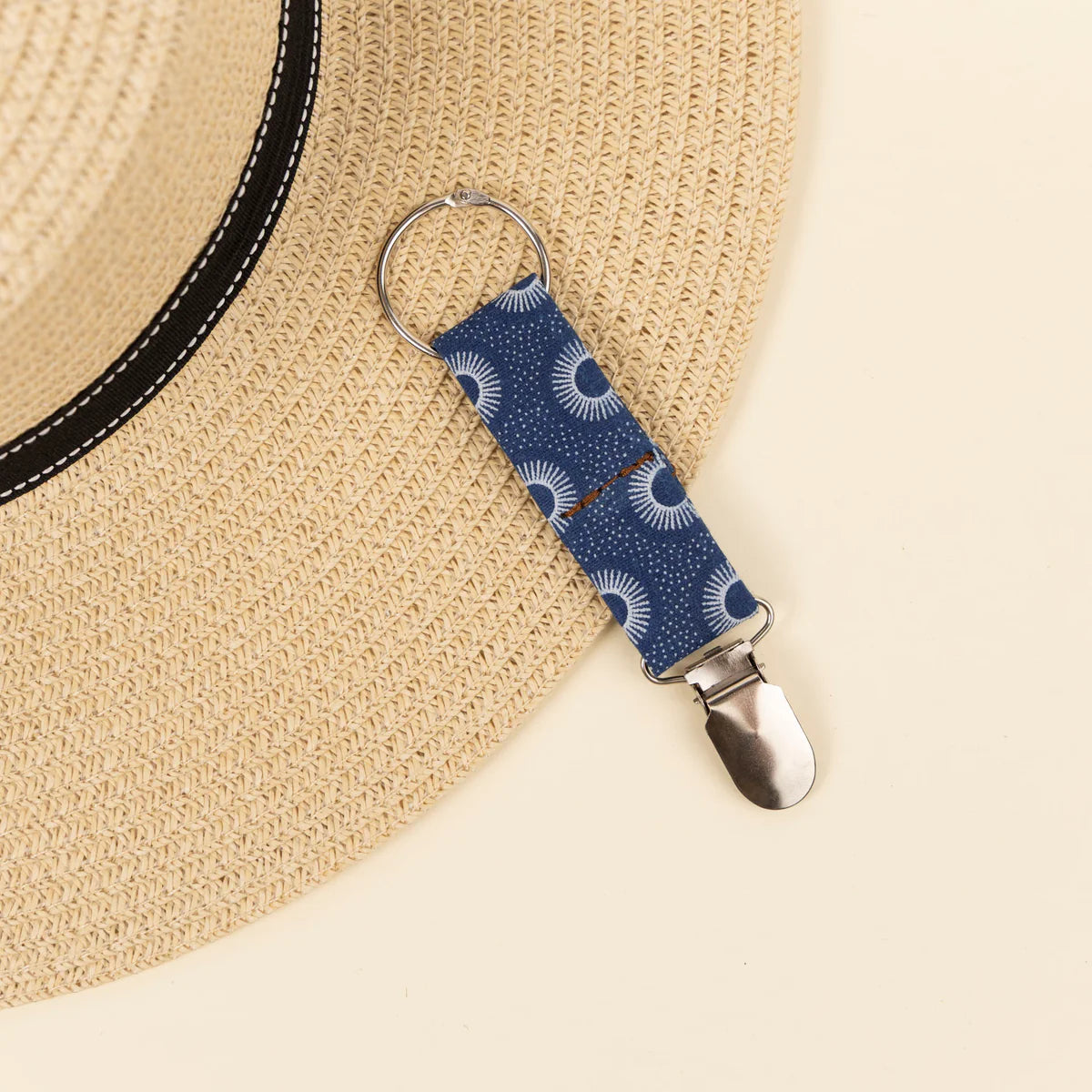 Unisex Shwe Hat Clip